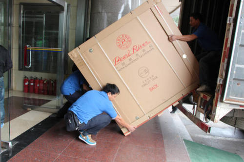 芦淞钢琴贵重工艺品无忧运